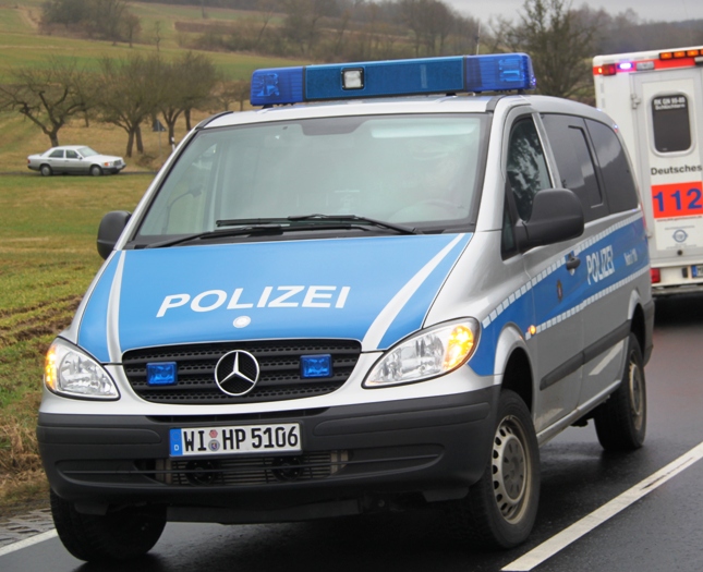 zusätzl.: Polizei